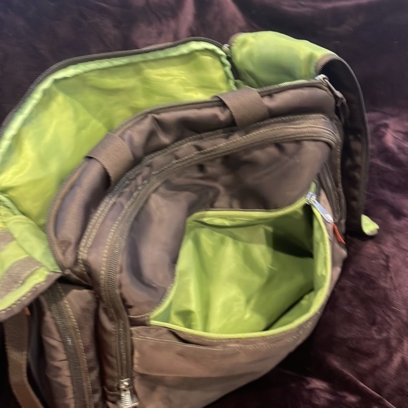 Fisher-Price Brown and Green Baby Bag - Picture 8 of 9